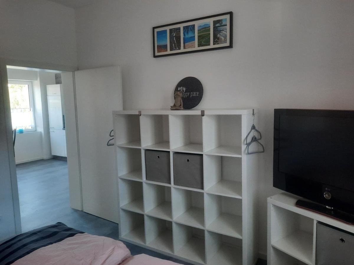 Exklusive Wohnoase Mit 3 Schlafzimmern Mwst Ausweisbar Grosser Balkon In Toller Lage Von เมลซุงเงิน ภายนอก รูปภาพ